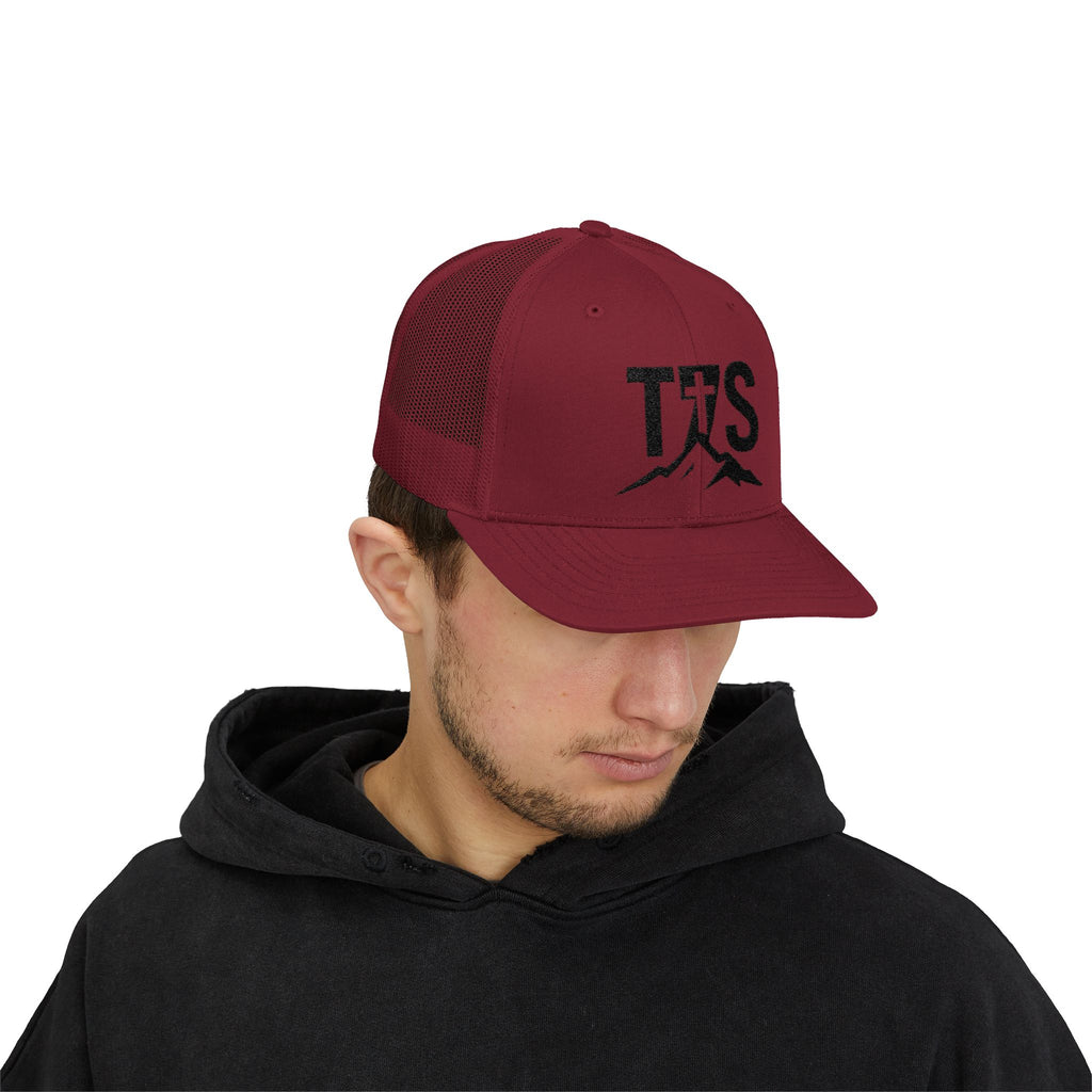 T7S/Black Snapback Cap