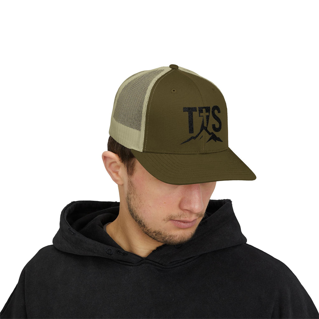T7S/Black Snapback Cap